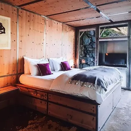 Contemporary Luxury Ski In
